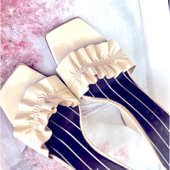 VINTAGE Faux Leather Opened Ruffled Toe Skinny Wedge Heels, By Chinese Laundry - Picture 2 of 13